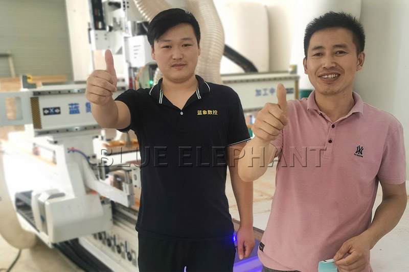 安徽阜陽XX家具廠訂購板式家具生產線