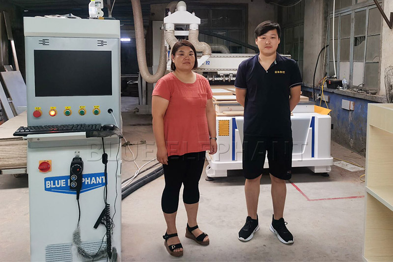 山東煙臺XX家具廠訂購板式家具生產線